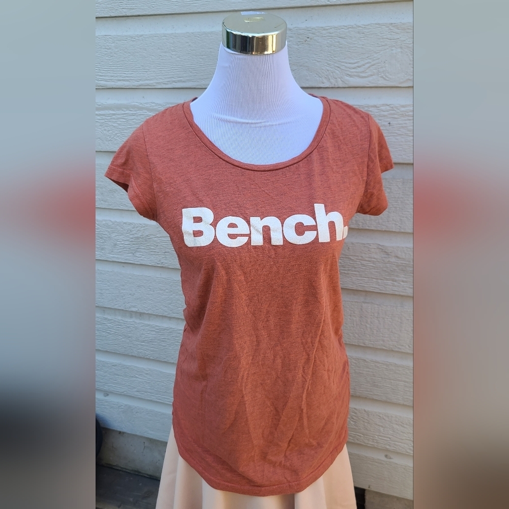 Bench T-Shirt with Ruching on the sides - size L
